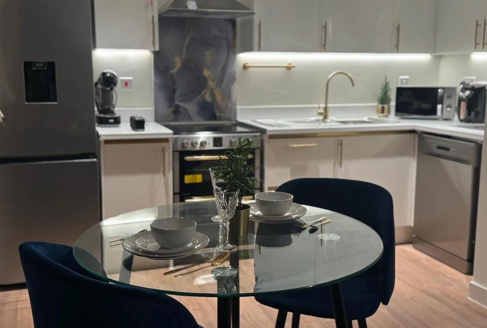 1 Bed-Sleeps 3-Balcony-Parking-5 Min Canary Wharf 0*, London